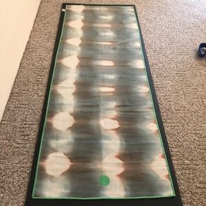 Manduka Yogitoes Nonslip Yoga Towel